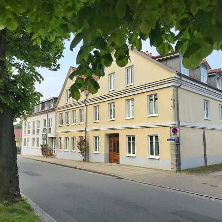 Hafenresidenz - Ferienwohnung 31 Wiek auf Rügen Exterior foto